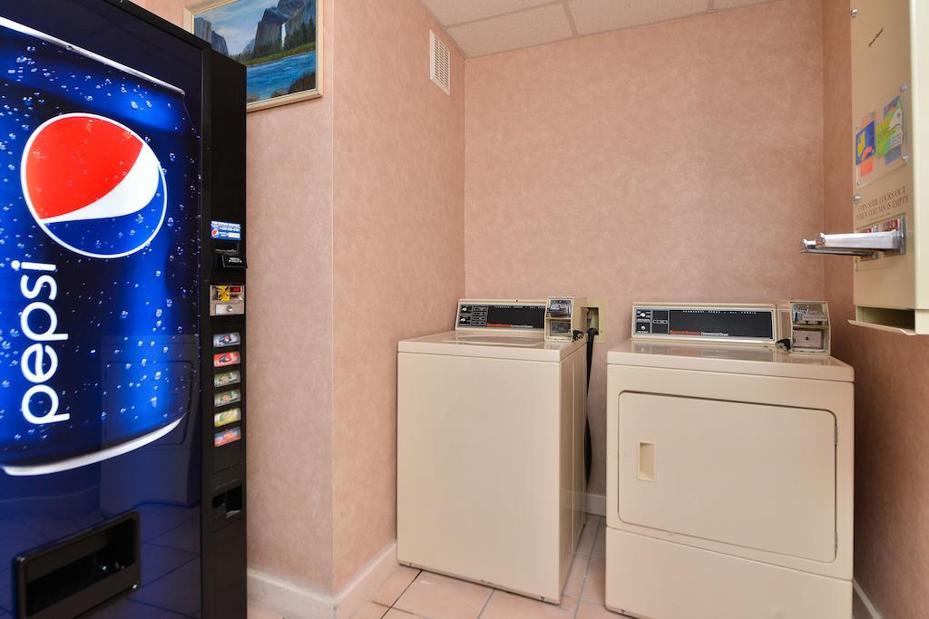West Star Hotel And Casino Jackpot Bagian luar foto